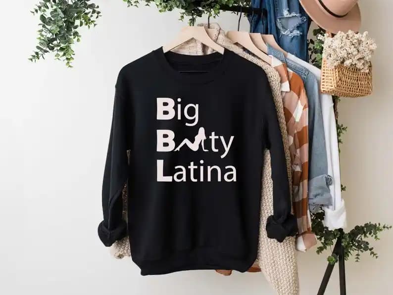 Moda ve Konforu Bir Arada Sunan BBL Sweatshirtler Hakkında Güncel Trendler ve Stil Önerileri