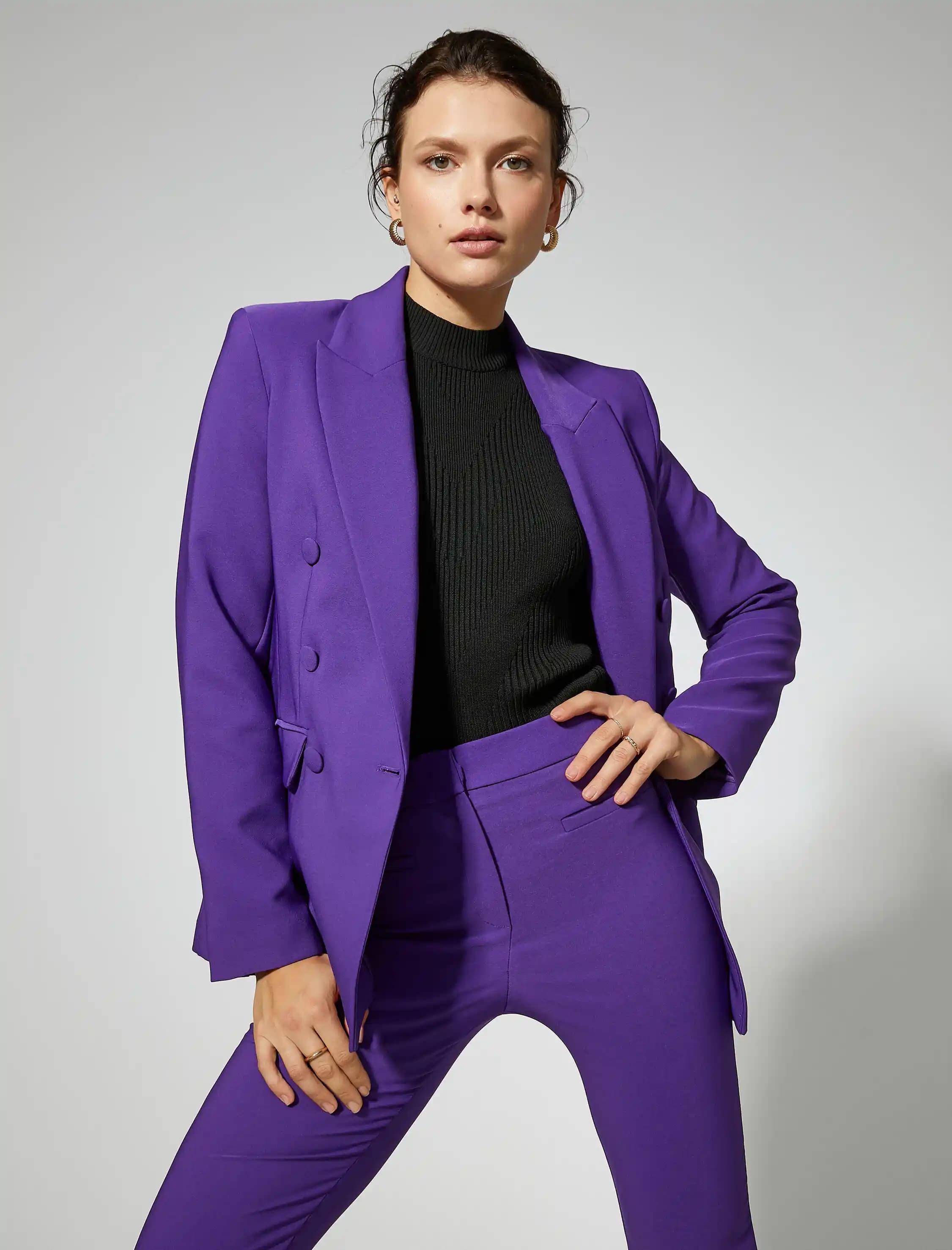 Mor blazer ceketlerle stilinizi yenileyin ve her ortamda fark yaratın