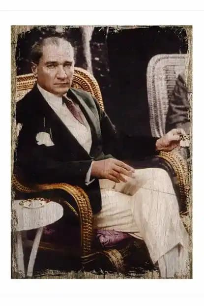 Mustafa Kemal Atatürk'ün Beyaz Takım Elbise Tercihi ve Modernleşmedeki Rolü