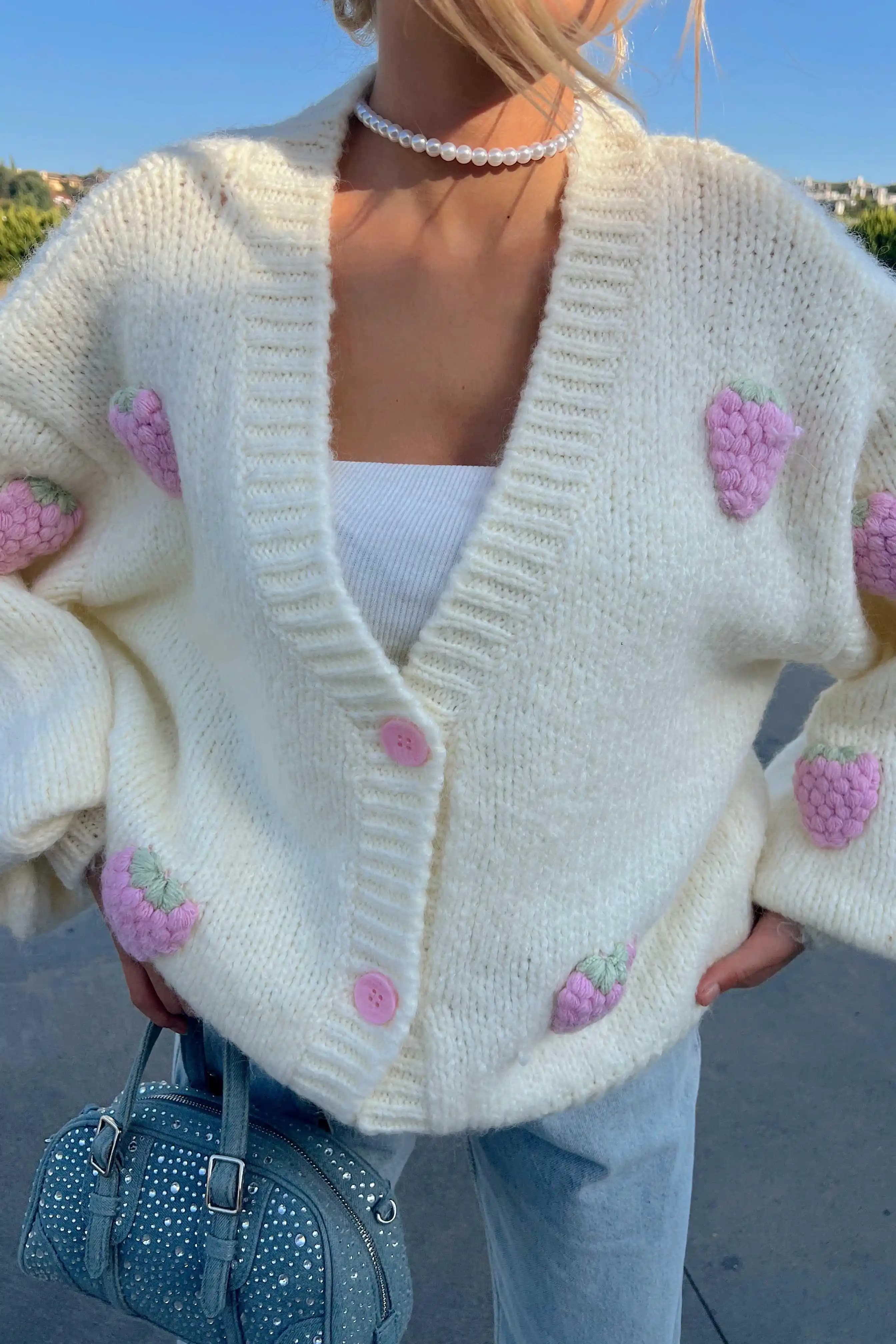 Nakışlı Hırka Modelleri: Güncel Trendler ve Stil İpuçları