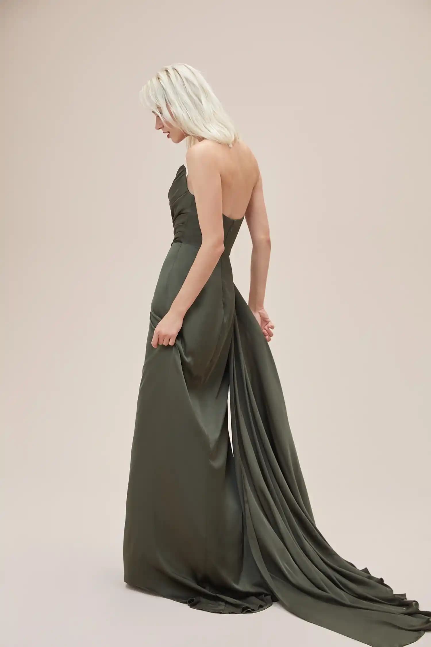 Nefti Rengi Moda Dünyasında Popülerlik Kazanan Doğal ve Şık Bir Renk Trendleri