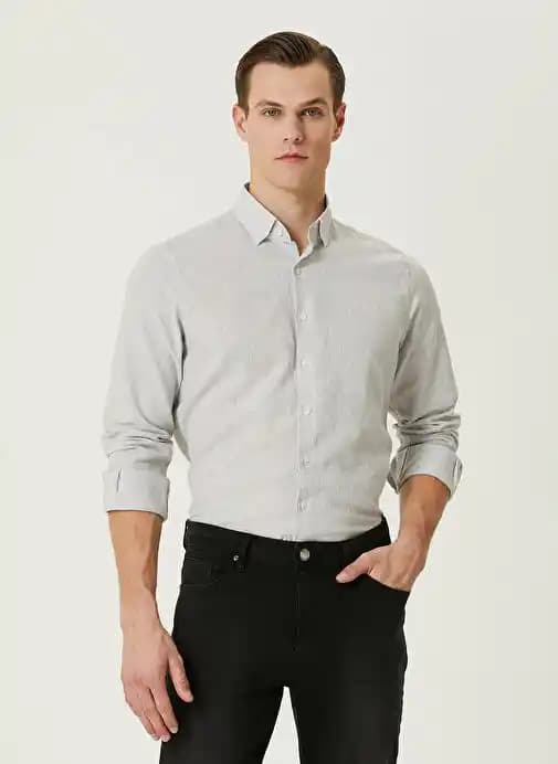 Network Slim Fit Gömlekler: Modern ve Minimal Tasarımlarla Şıklık ve Konforun Buluşması
