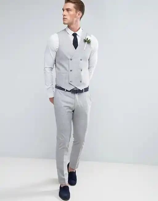 Nikah Elbisesi ve Erkek Nikah Kombini: Modern ve Şık Kıyafet Seçenekleri