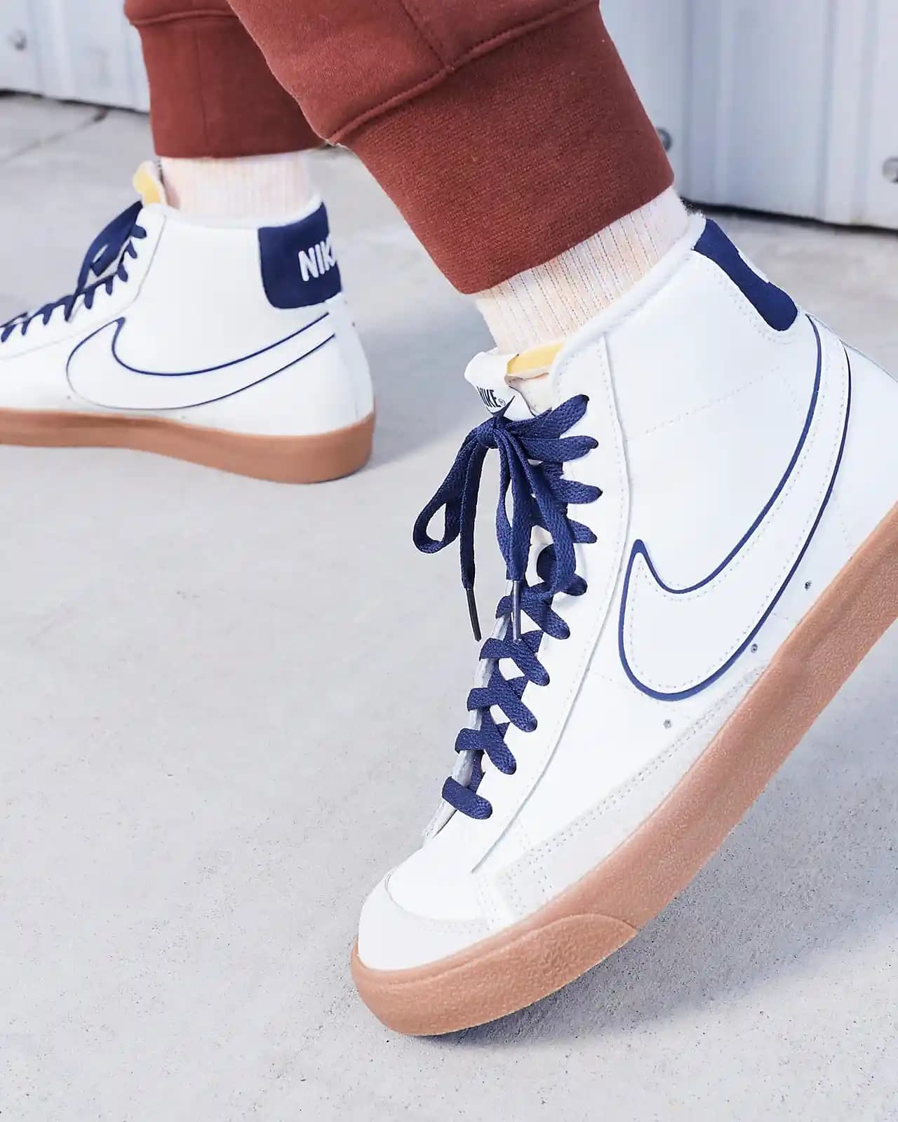Nike Blazer Premium: Modern Tasarımıyla Moda Dünyasında Zamansız Şıklık ve Konfor