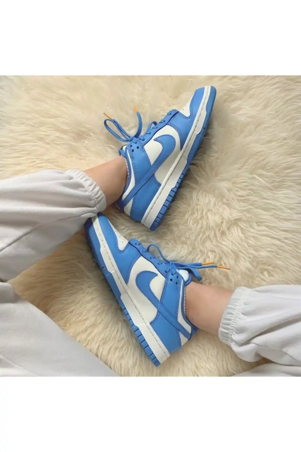 Nike Dunk Bebek Mavisi ile Moda Dünyasında Renklerin Gücü ve Stil İpuçları