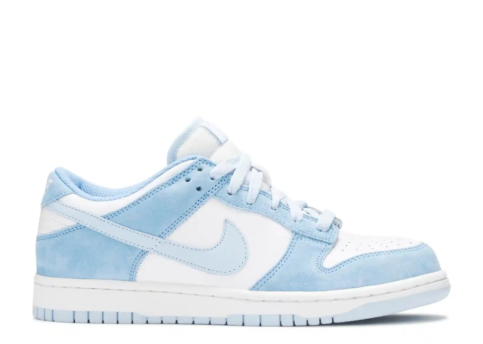 Nike Dunk Low Ice Blue: Modern ve Şık Spor Ayakkabı Modasında Yeni Trend