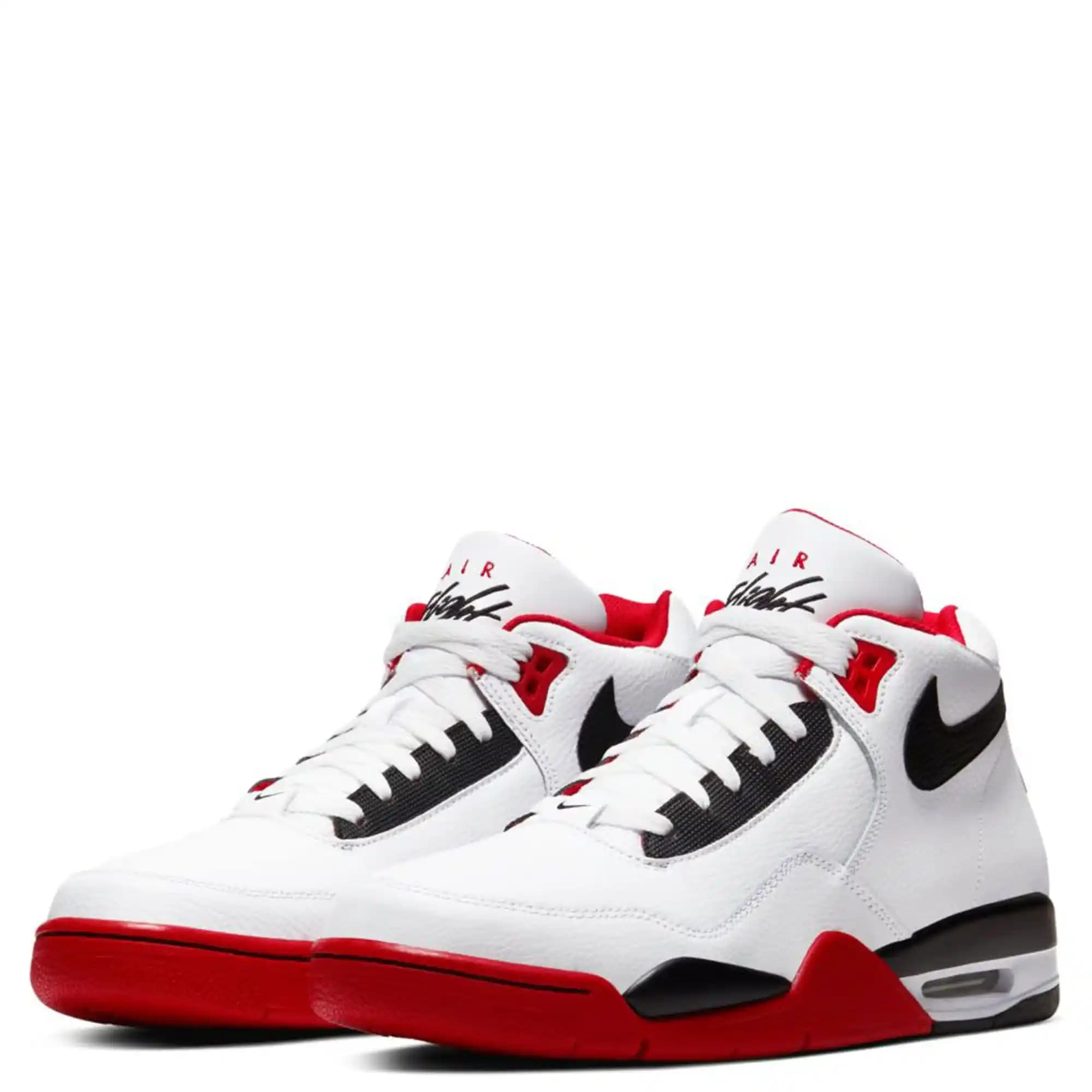 Nike Flight Legacy: Günümüz Moda Trendlerine Uygun Konfor ve Şıklık Sunan Ayakkabı Serisi