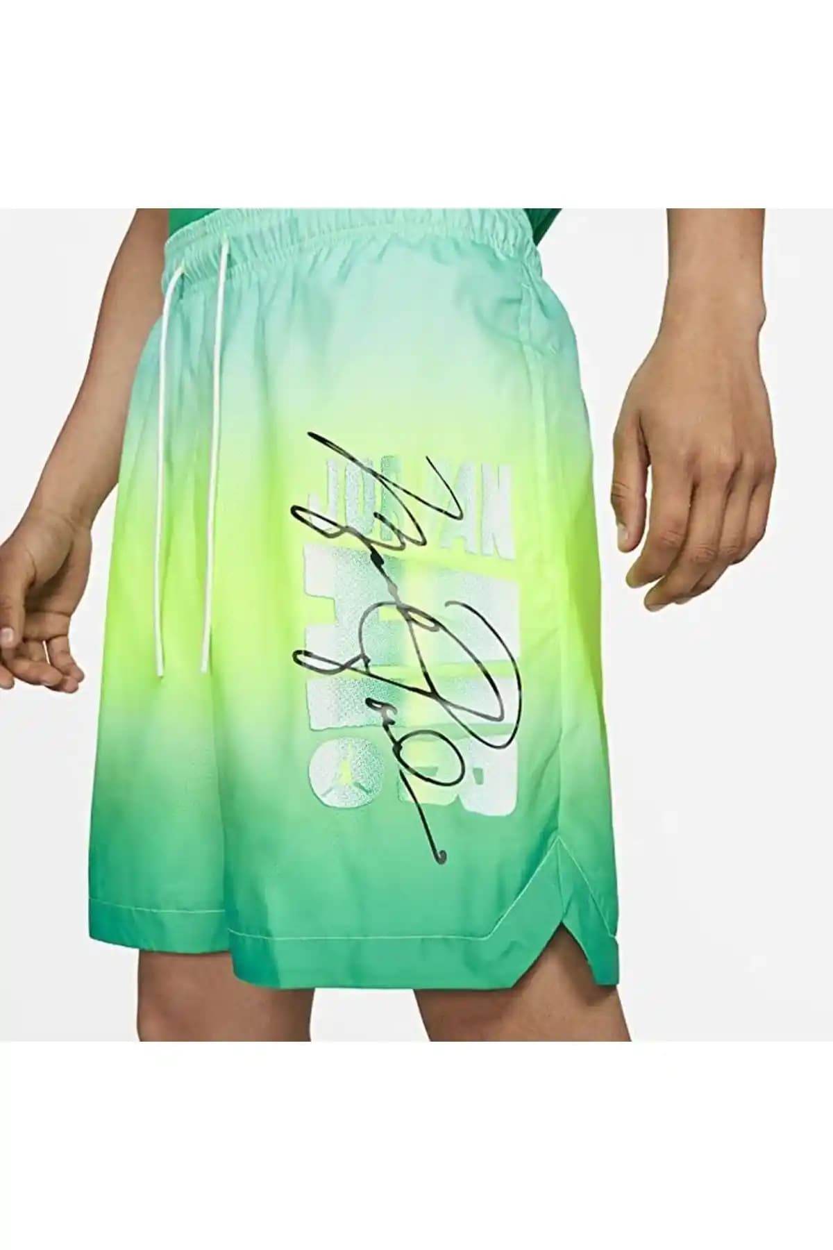 Nike Havuz Şortu Modelleri ve Seçim Kriterleri: Yaz Aylarında Şıklık ve Konfor