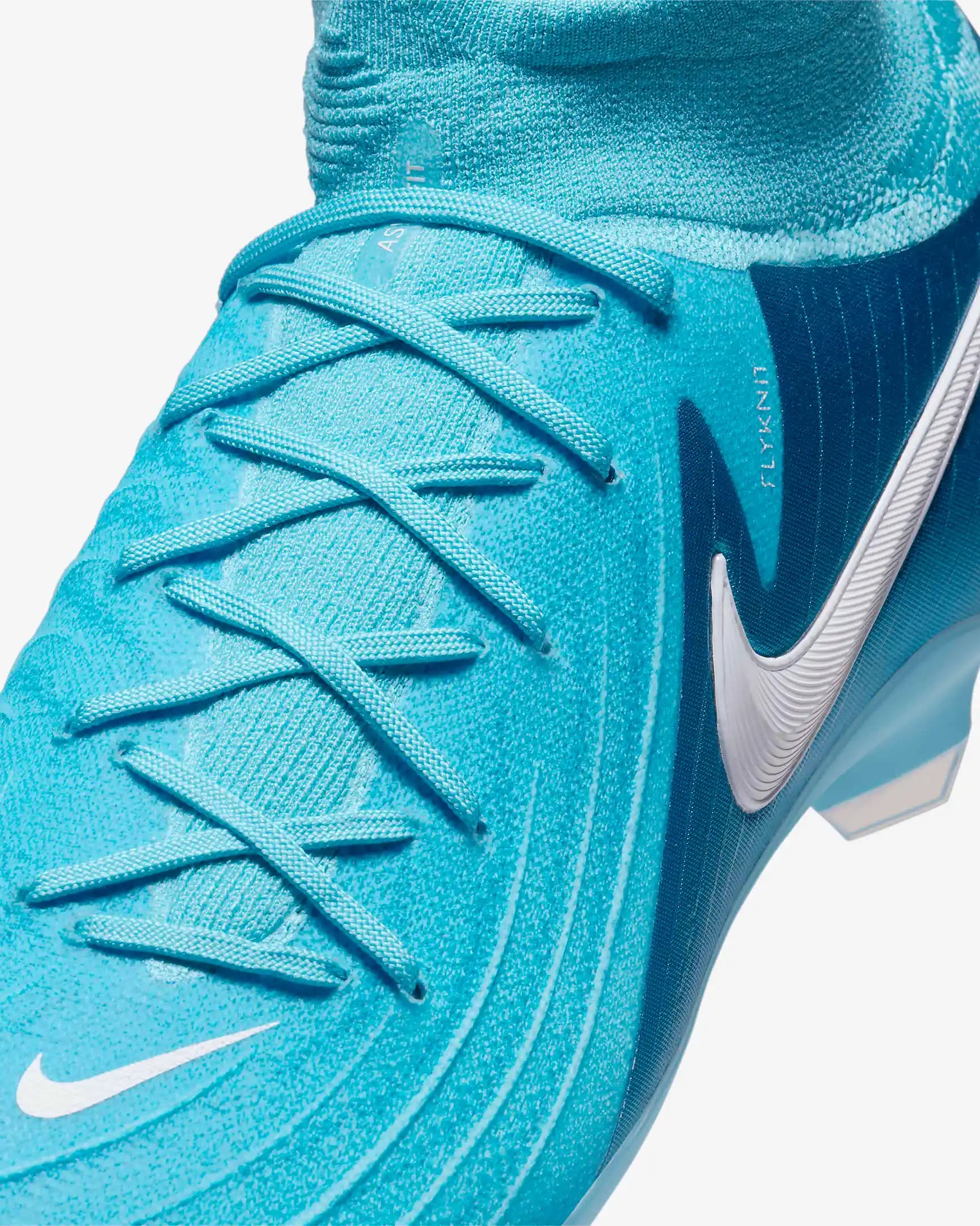 Nike Krampon Bağcıkları: Spor Performansı ve Moda Şıklığını Bir Arada Sunar