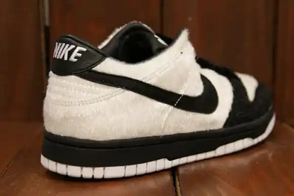 Nike SB Dunk Panda: Sokak Modasının İkonik ve Koleksiyon Değeri Yüksek Ayakkabısı