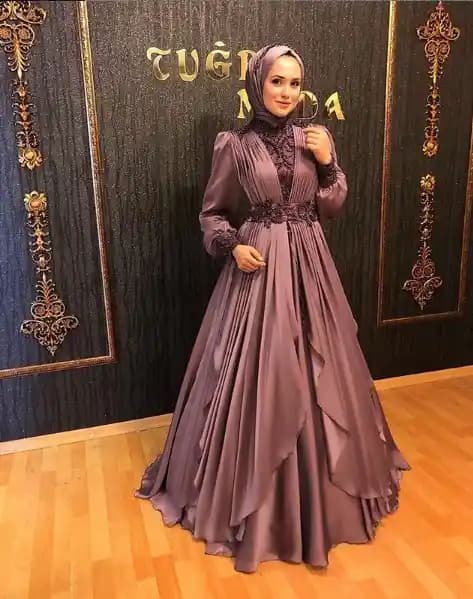 Nisan Söz Kıyafeti Seçerken Geleneksel ve Modern Trendleri Bir Arada Yansıtma Rehberi