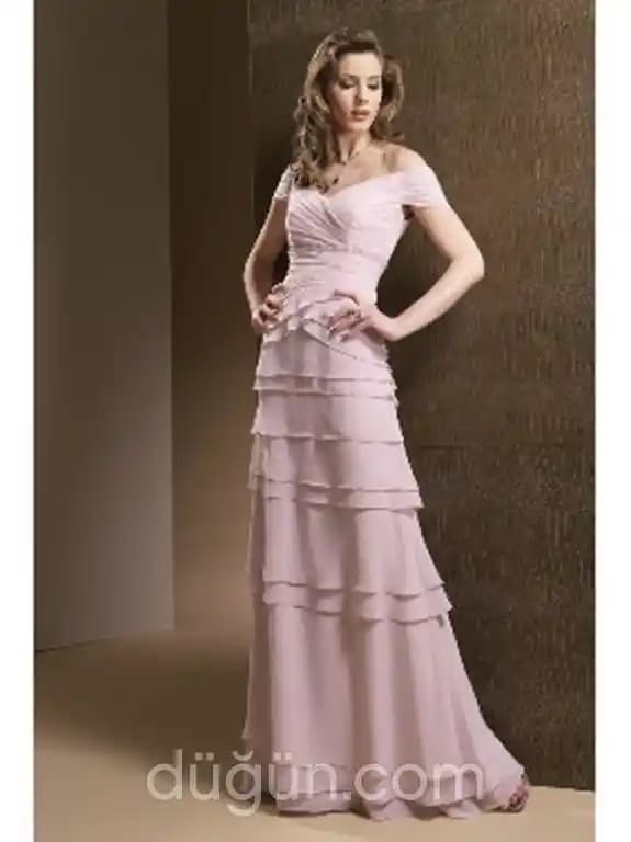 Nişanlık Abiye Seçimi ve Moda Trendleri 2024 Yılında Şıklık ve Konforun Buluşması