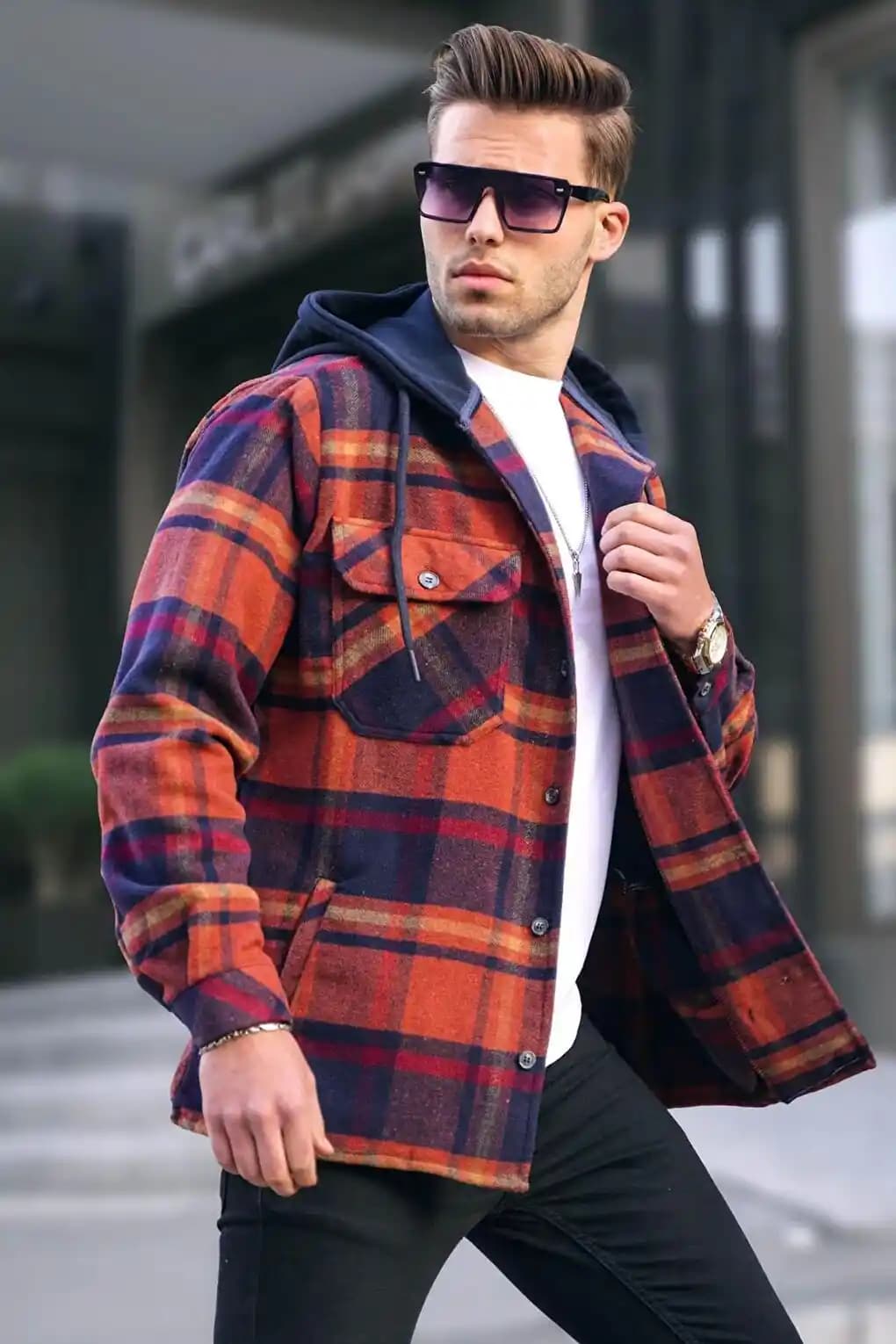 Oduncu Şapkası: Doğal ve Rustik Tarzda Moda ve Aksesuar Seçenekleri