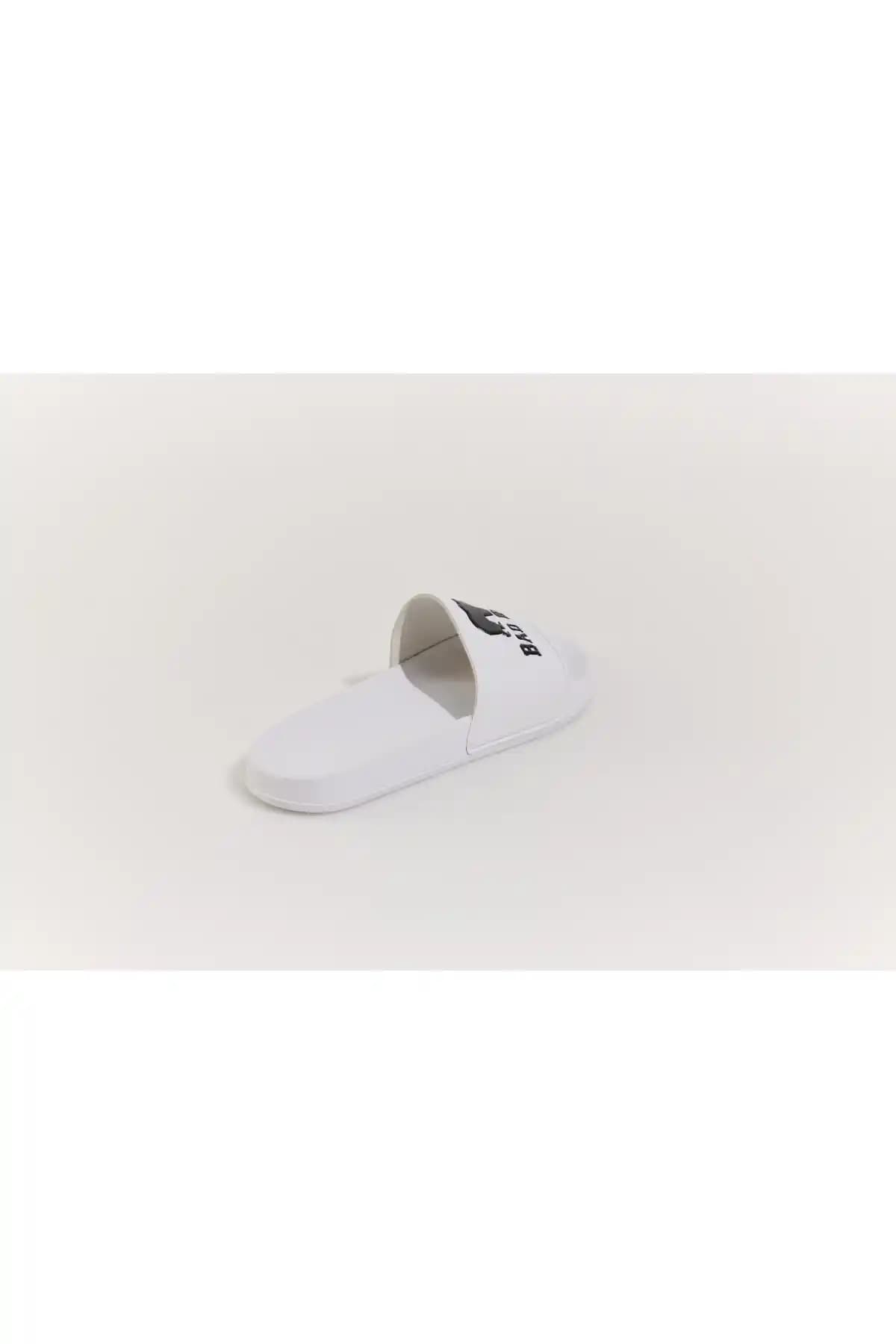 Off White Terlikler Moda ve Konforu Bir Arada Sunan Modern Tasarımlar