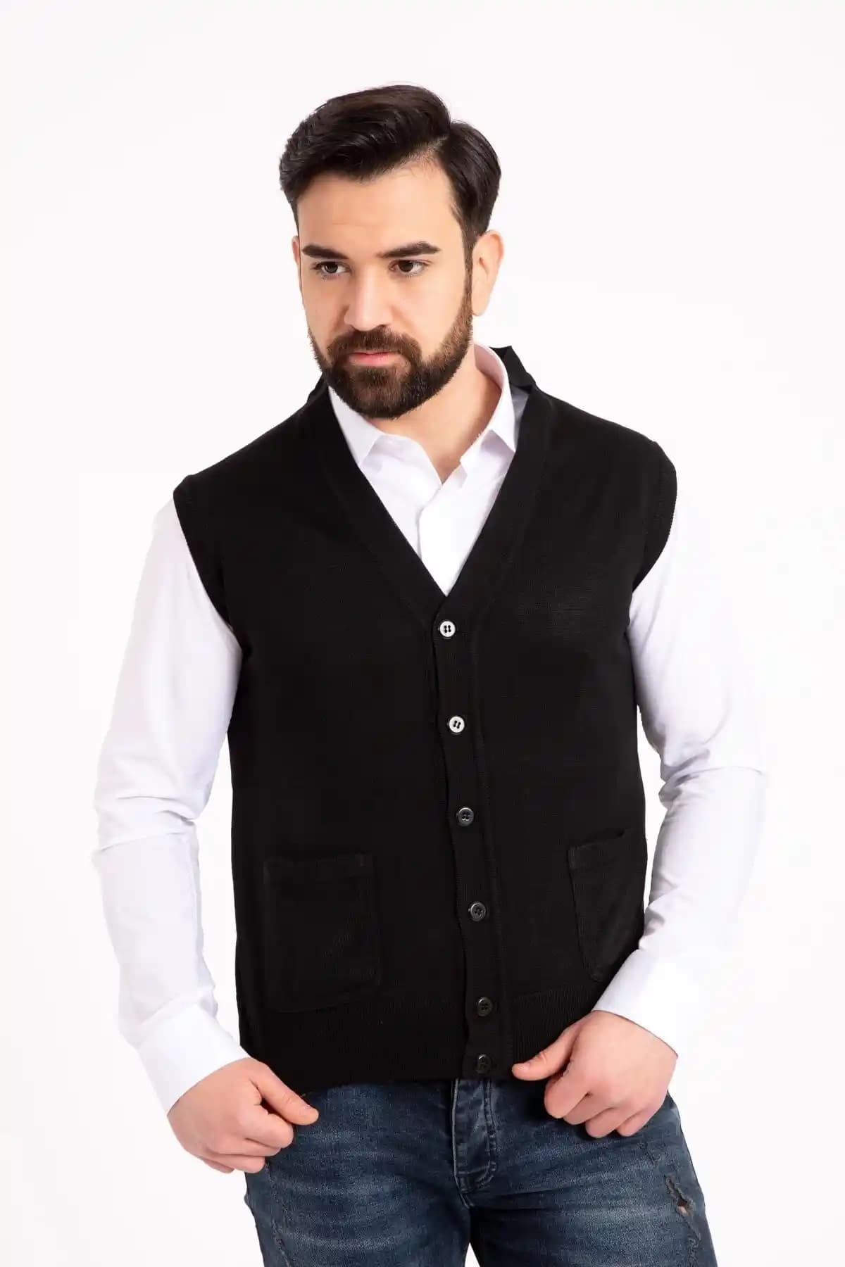 Orta Yaş Erkekler İçin Güncel Marka Seçenekleri ve Moda Trendleri Rehberi