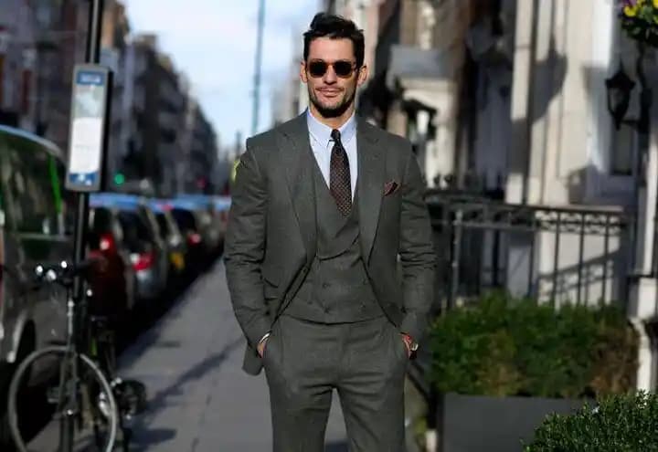 Pahalı Takım Elbise Markaları: Kalite, Tasarım ve Prestij Üzerine Kapsamlı Bir İnceleme