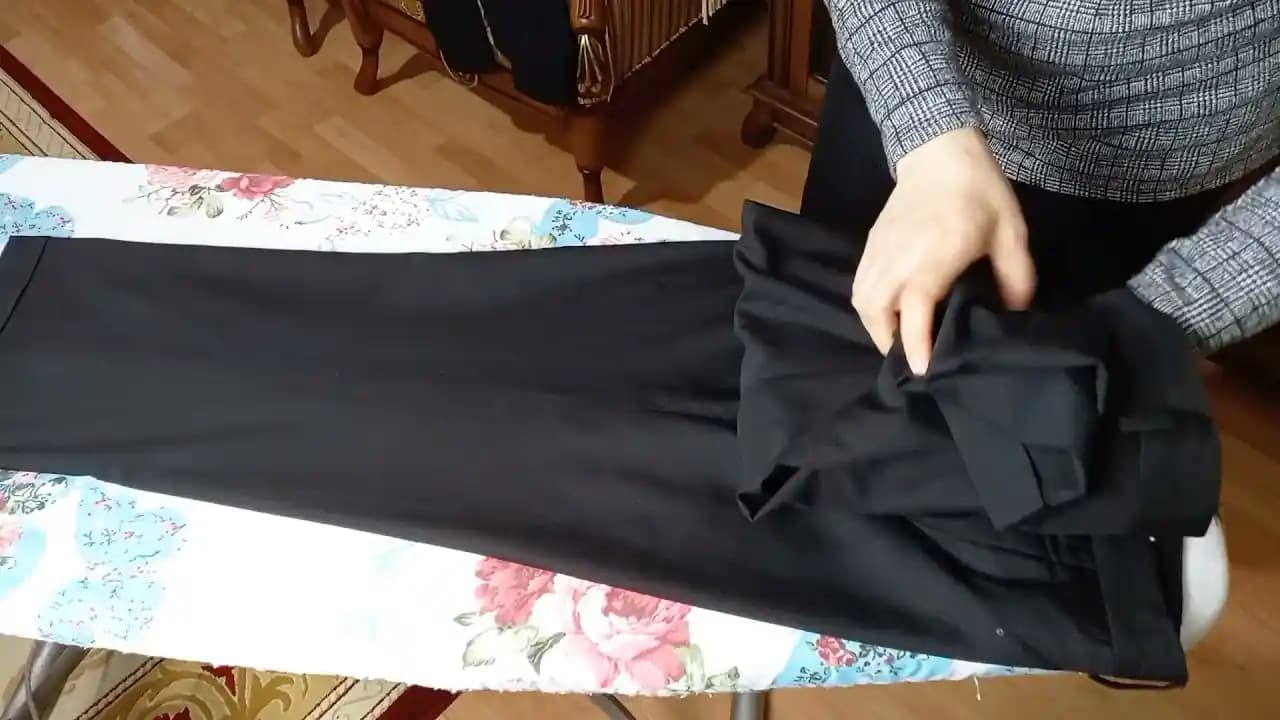 Pantolon Nasıl Ütülenir? Farklı Kumaşlara Uygun Teknikler ve Pratik İpuçları