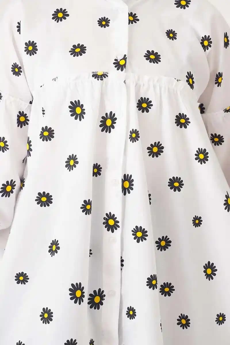 Papatya Desenli Gömlekler: Moda Dünyasında Zarif ve Çok Yönlü Çiçekli Parçalar