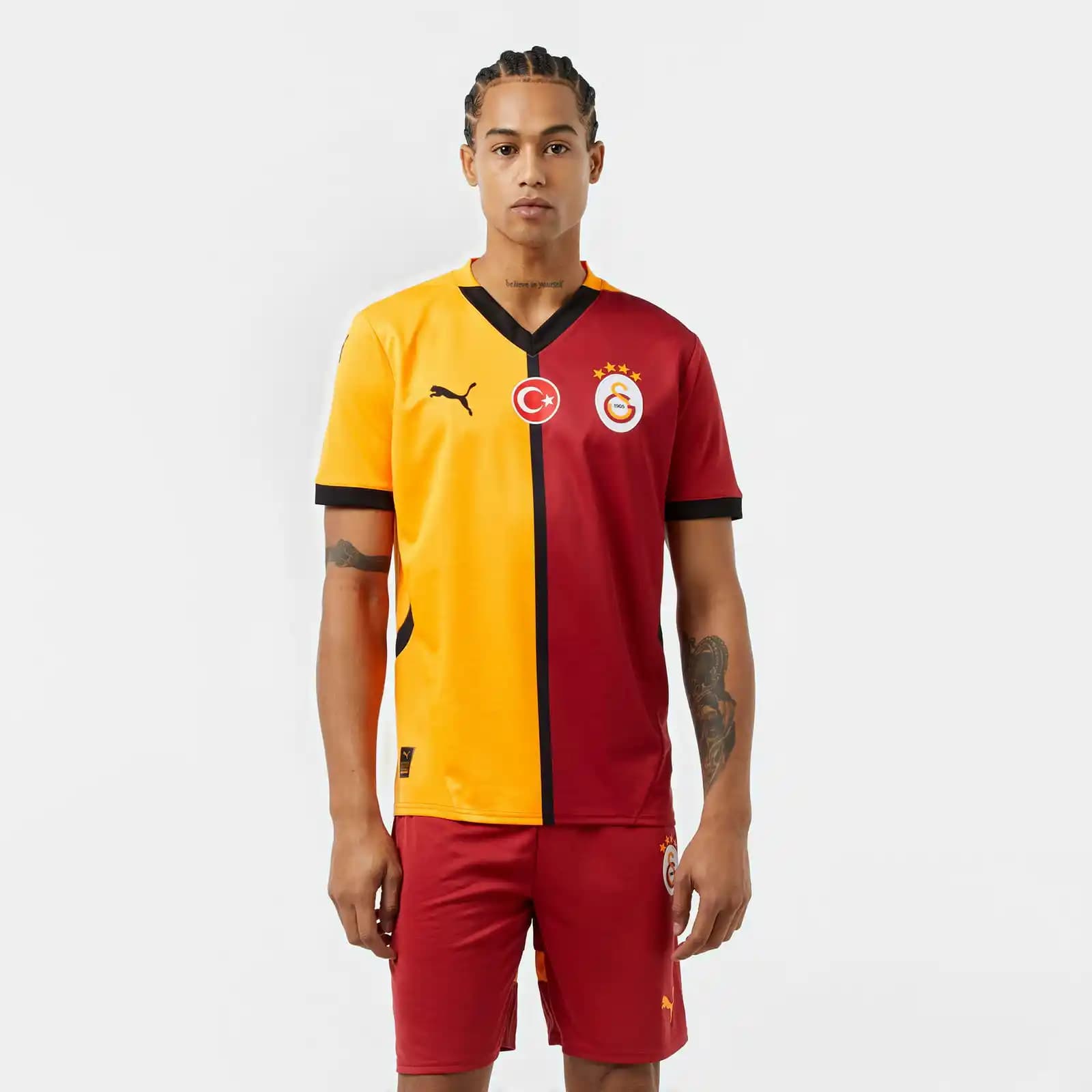Parçalı Galatasaray Forması: Moda ve Sporun Buluştuğu Güncel Trendler