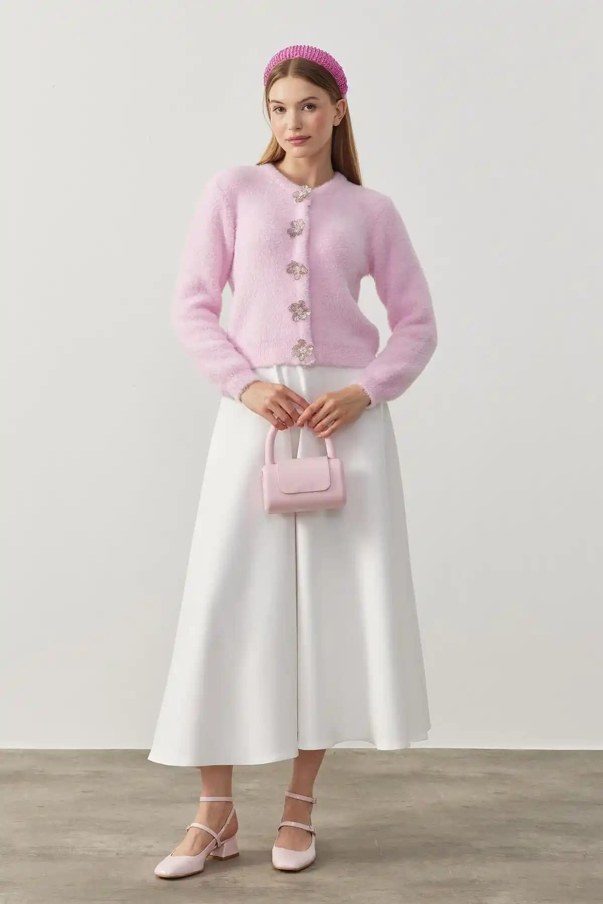 Peluş Hırka Bayan Modasında Güncel Trendler ve Kombin İpuçları