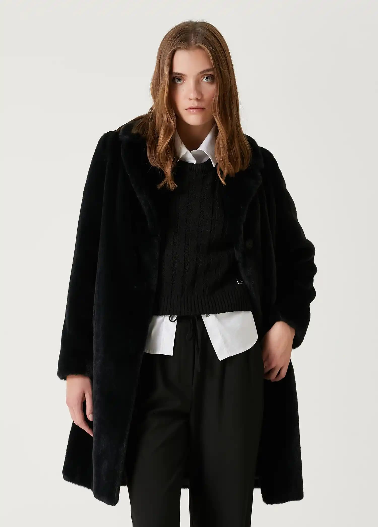 Peluş Palto Modası: Sıcak ve Şık Kış Trendleri ve Stil İpuçları