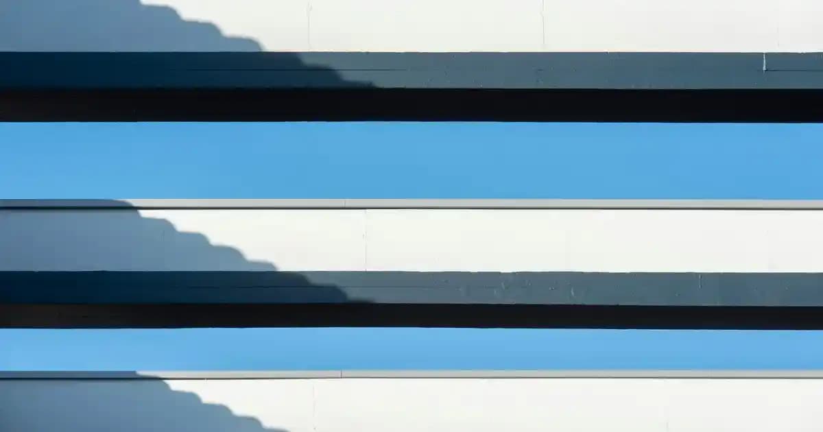 Pembe Crocs Moda Dünyasında Renkli ve Rahat Bir İkon Olmaya Devam Ediyor