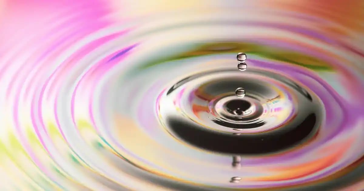 Pembe Gömlek ile Moda Dünyasında Kendine Özgü Tarzlar Yaratmanın Yolları