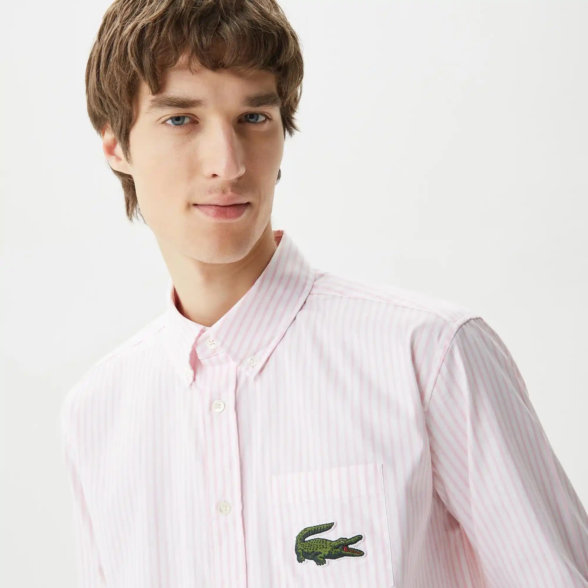 Pembe Gömleklerin Moda Dünyasındaki Yeri ve Güncel Trendler Üzerine Analiz