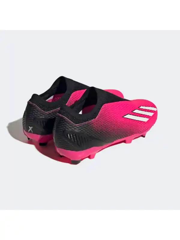 Pembe Kramponlar ve Moda Dünyasında Renklerin Gücü: Trendler ve Tasarımlar