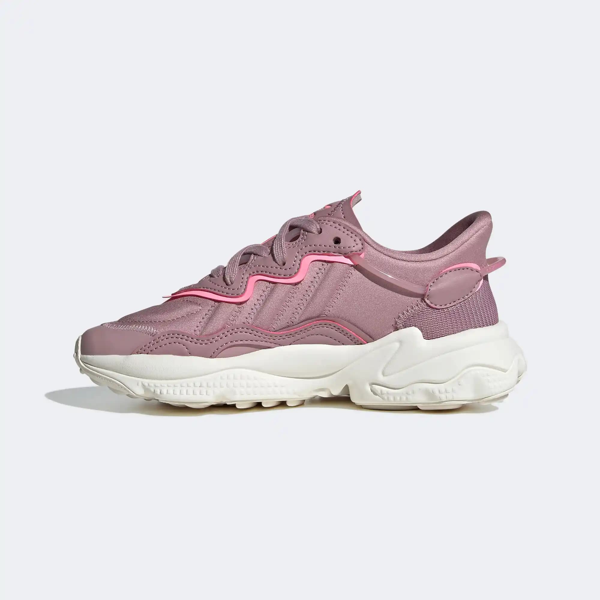 Pembe Ozweego Ayakkabılar Moda Trendleri ve Kombinasyon Önerileri