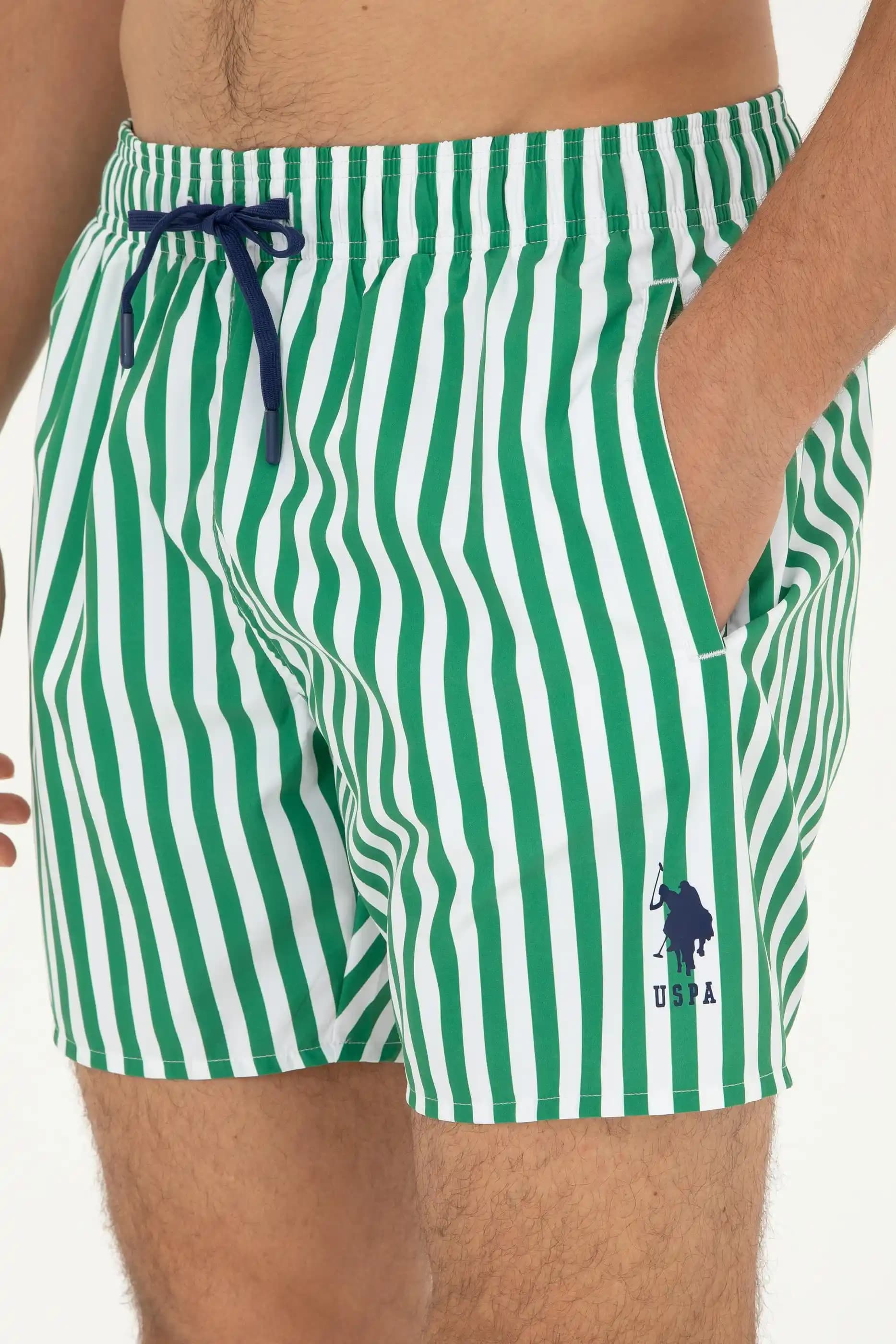 Polo Erkek Deniz Şortu: Yazın Şıklığını ve Rahatlığını Yansıtan En Güzel Seçenekler