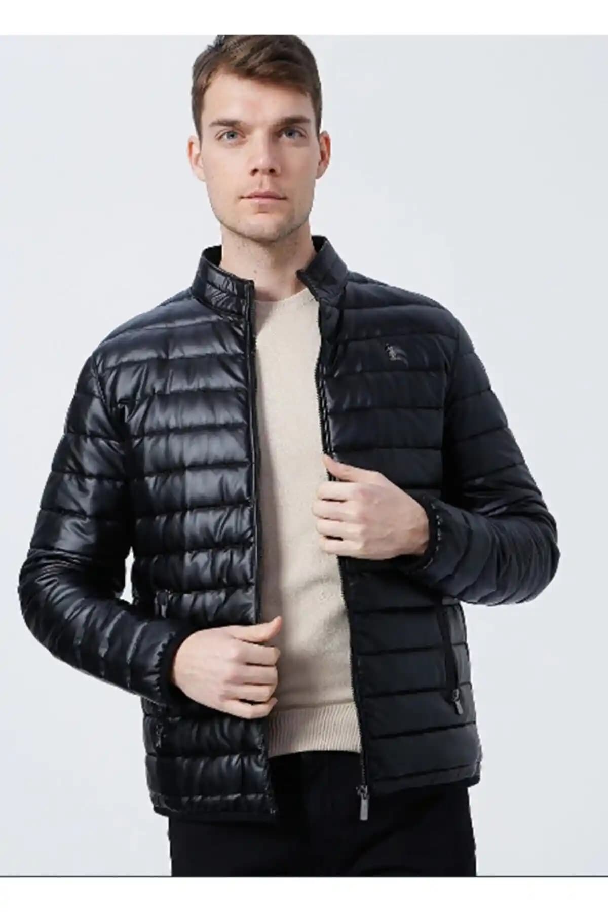 Polo Erkek Montları: Şıklık ve Fonksiyonelliği Bir Arada Sunan Modern Seçenekler