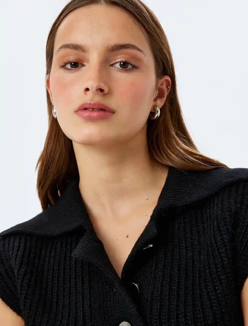 Polo Süveter Modasında Zarafet ve Konforun Birlikteliği Analizi