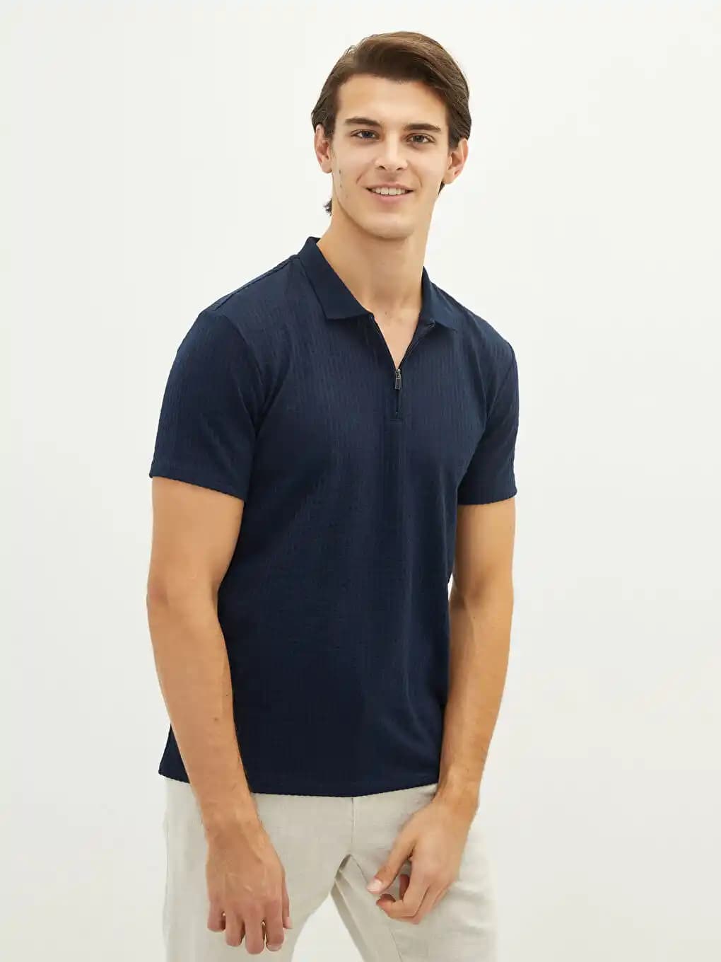 Polo Yaka Penye Tişörtler: Moda ve Rahatlığın Mükemmel Buluşması