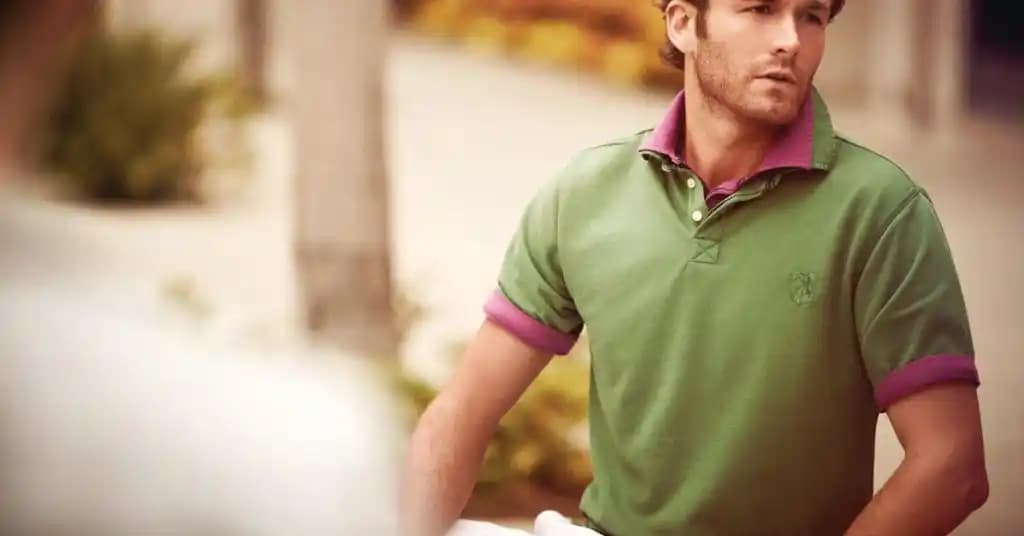 Polo Yaka Tişört Altına Ne Giyilir? Moda Dünyasında Şık ve Konforlu Kombinasyonlar