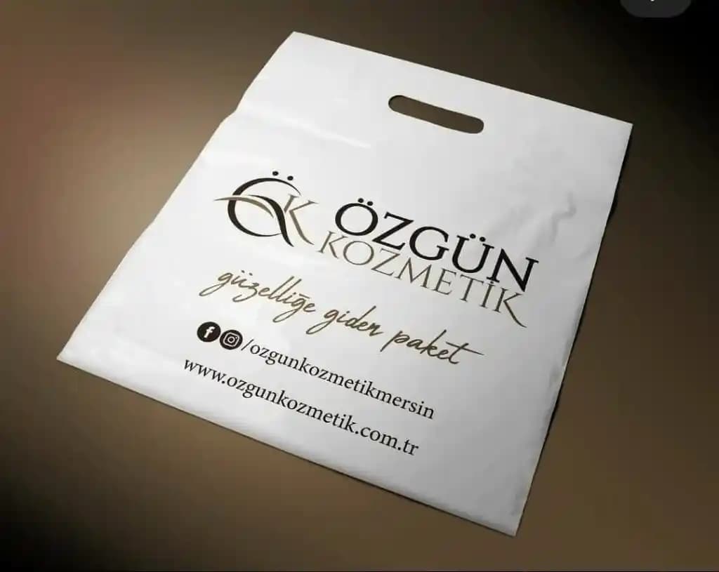 Poşet Çantalar Moda Dünyasında Sürdürülebilirlik ve Estetiğin Buluşması