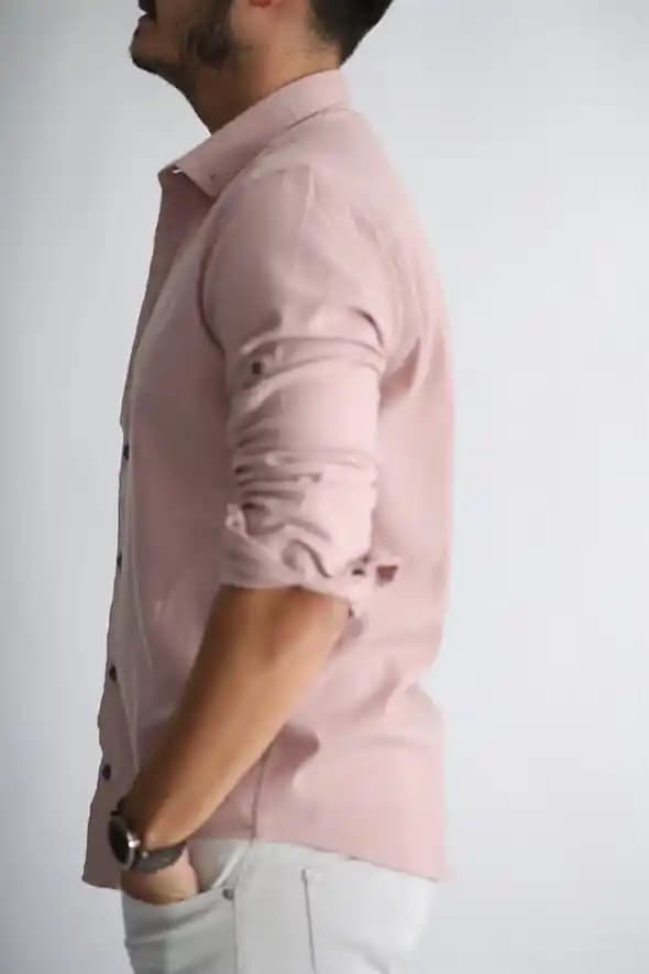 Pudra Erkek Gömlekler: Moda ve Stil Rehberi Modern Erkekler İçin Şık Kombinasyonlar