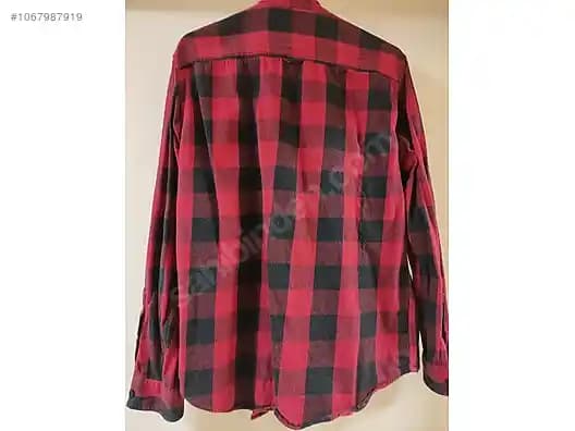 Pull & Bear Oduncu Gömlekleri: Güncel Trendler ve Şık Kombinasyon İpuçları