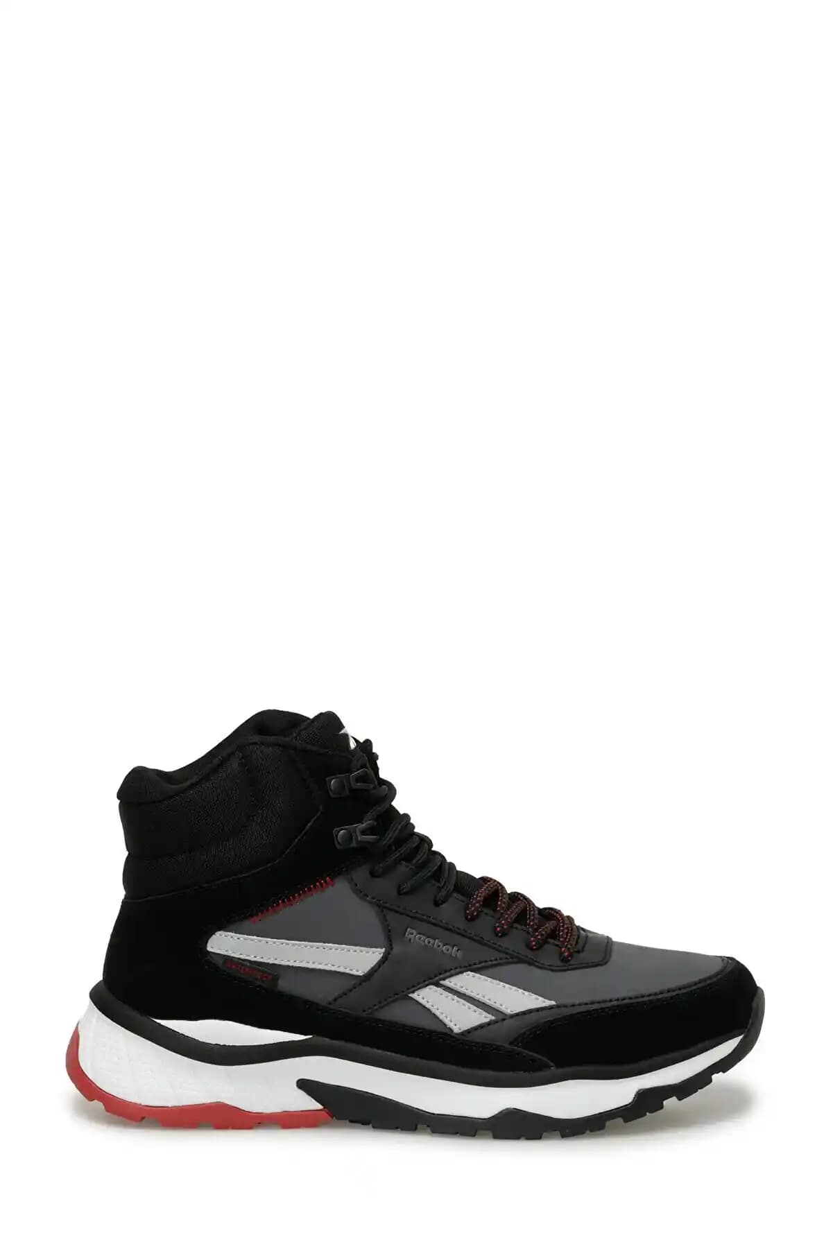 Reebok Erkek Botları: Şıklık ve Fonksiyonelliği Bir Arada Sunan Modeller