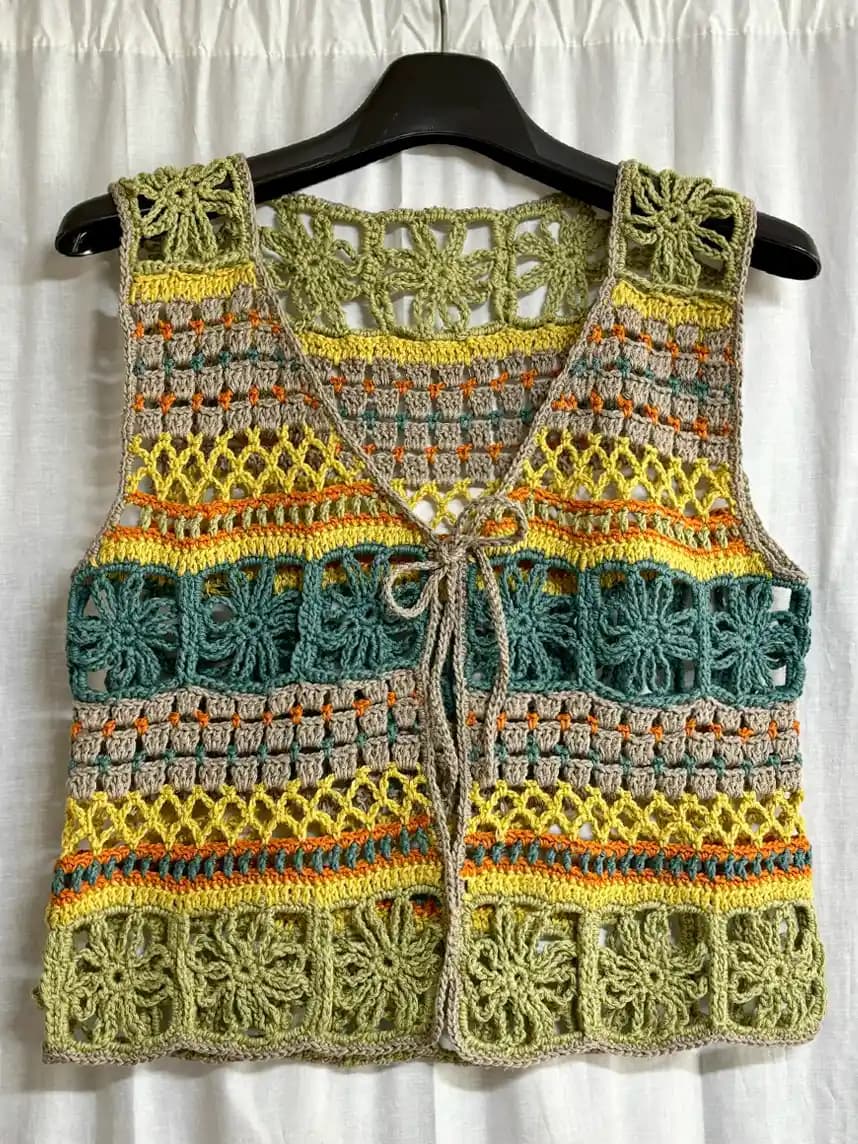 Renkli Yelek Modelleri ve Moda Dünyasında Güncel Trendler Hakkında Bilgiler