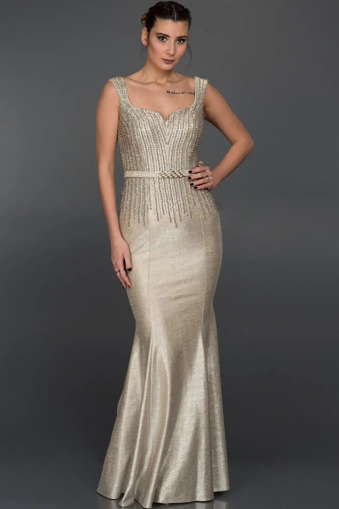 Resmi Elbise Modelleri: Güncel Trendler ve Şık Seçenekler Rehberi