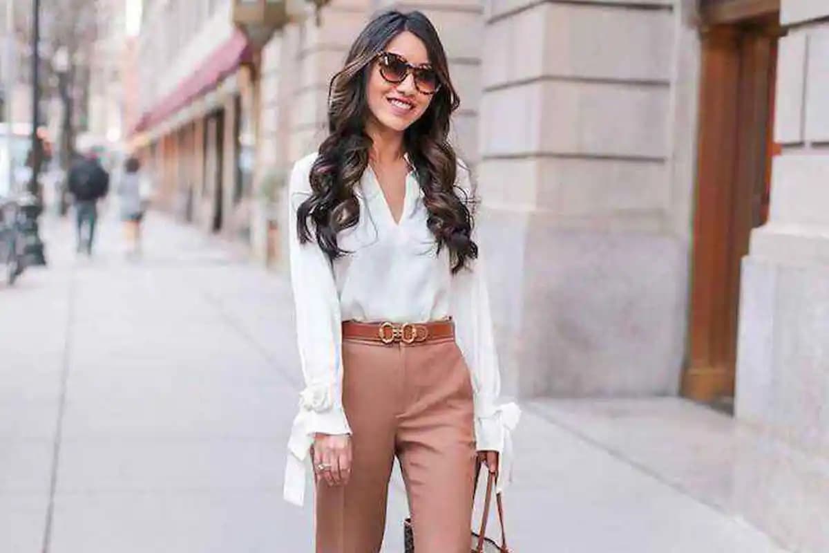 Resmi Kadın Kombinleri: Şıklık ve Profesyonelliği Yansıtan En Güncel Trendler ve İpuçları