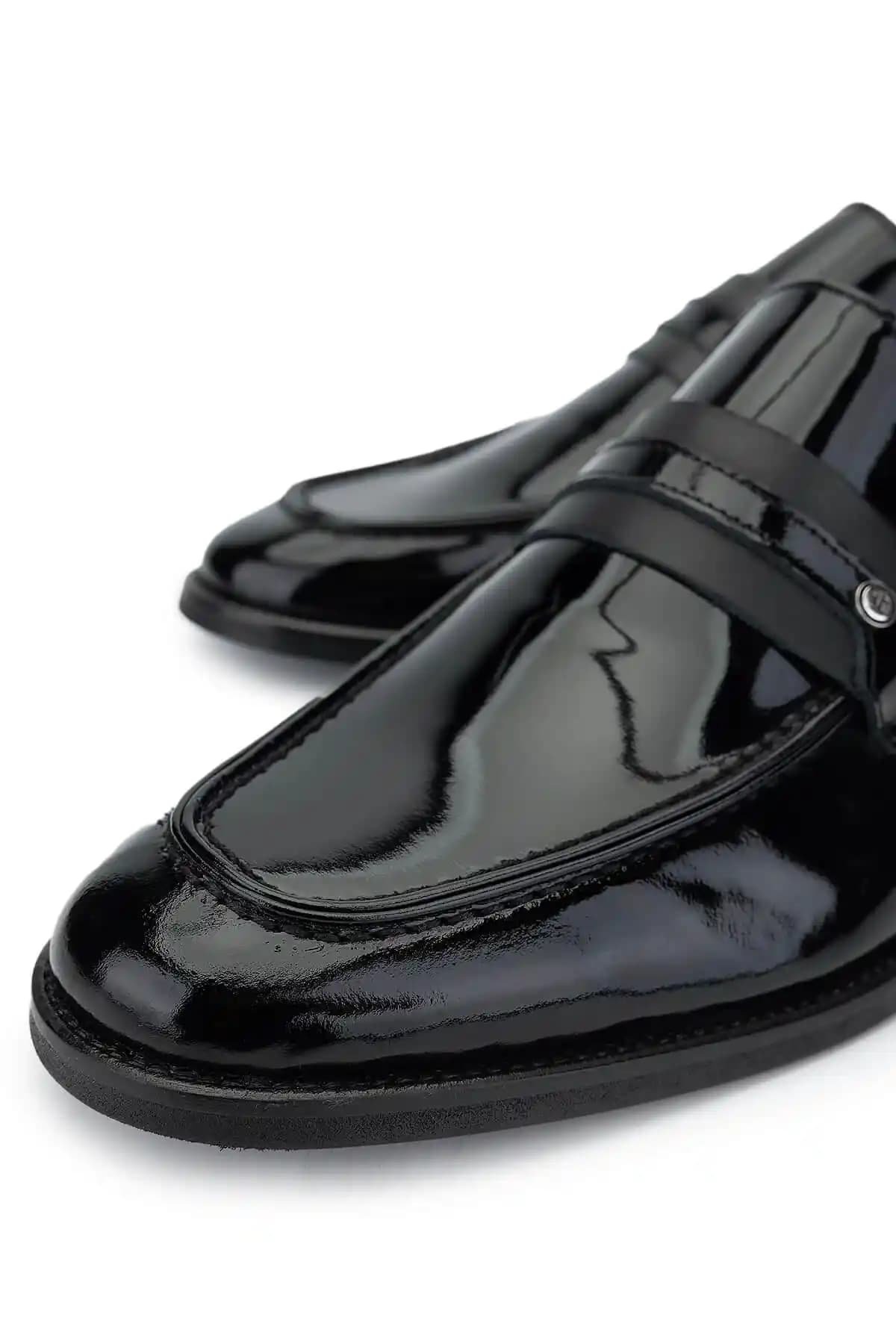 Rugan Loafer Erkek Ayakkabıları: Şıklık ve Konforun Mükemmel Buluşması