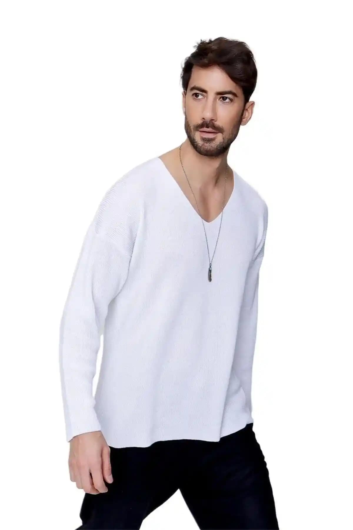 Salaş Erkek Kazaklar: Rahatlık ve Şıklığın Güncel Moda Trendleri ve Kombin İpuçları