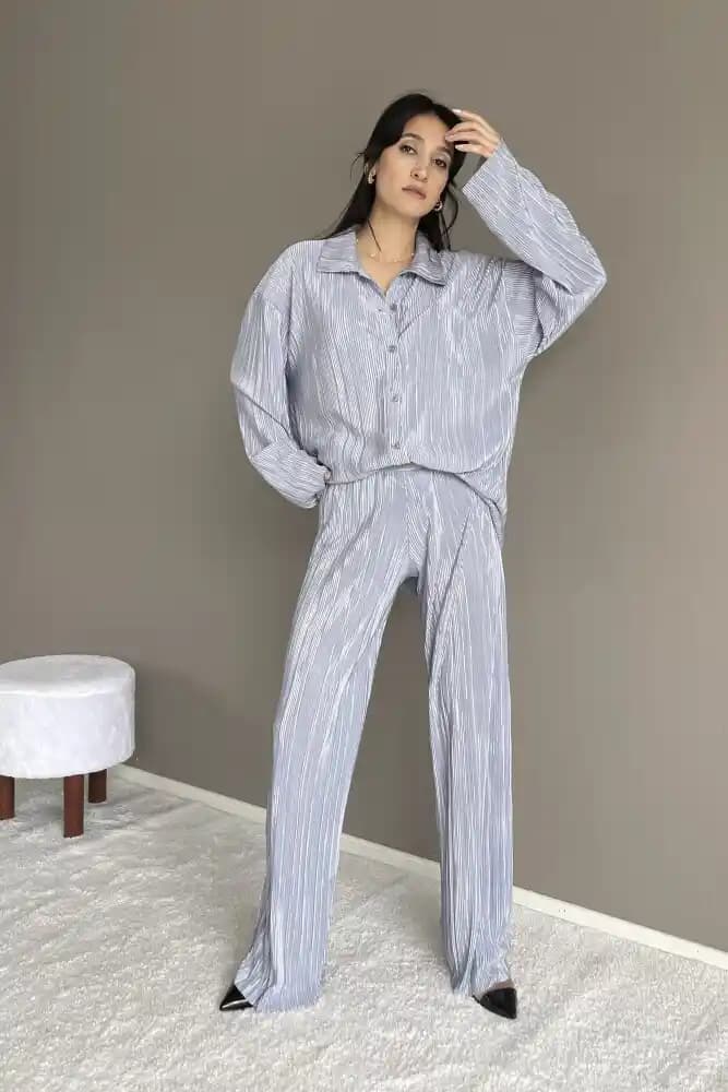 Salaş Gömlek ve Pantolon Takımlarıyla Güncel ve Rahat Şıklık Rehberi