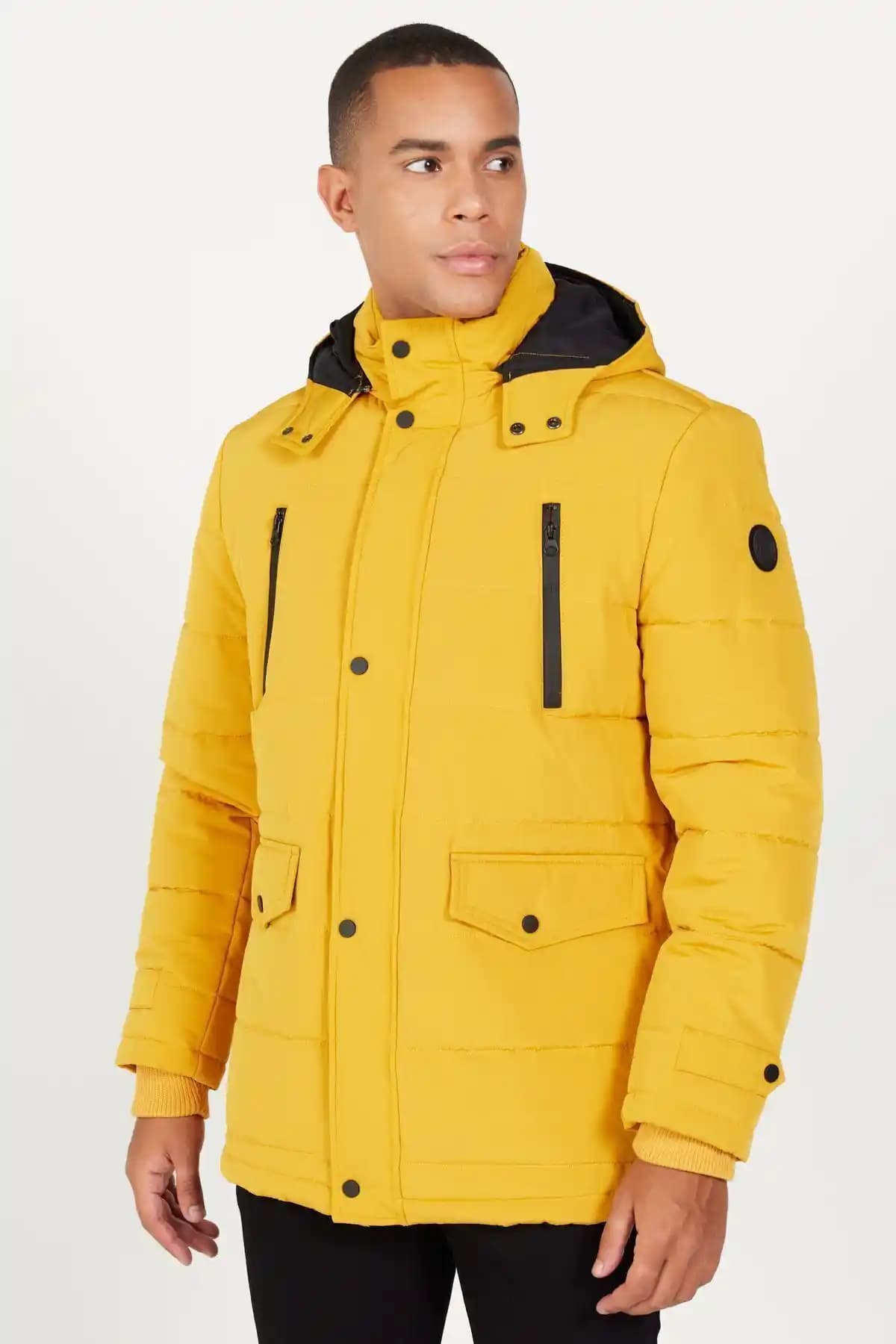 Sarı Kaban Trendleri ve Kombinasyon İpuçlarıyla Şıklığınızı Yükseltin