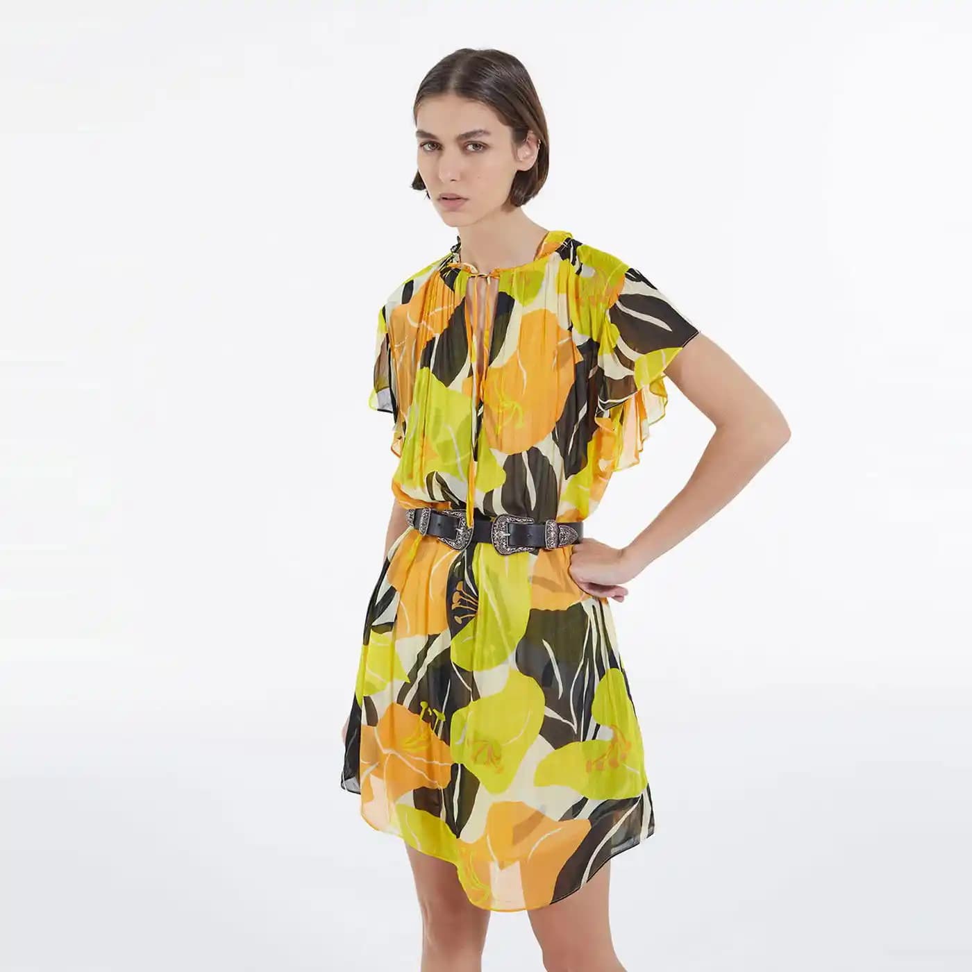 Sari Kadın Modasında Geleneksel ve Modern Trendlerin Buluşması