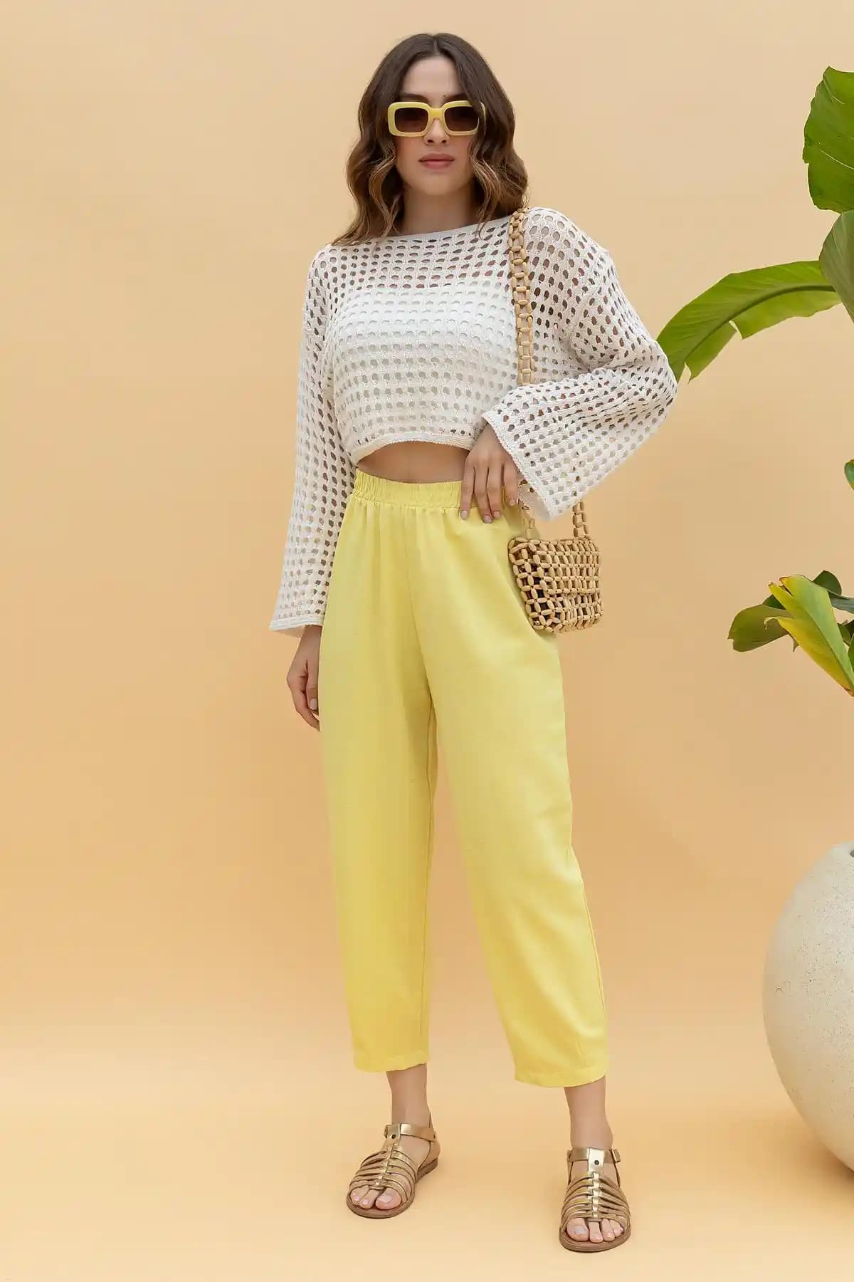 Sari Pantolon Nedir? Moda Dünyasında Modern ve Rahat Kullanım İpuçları