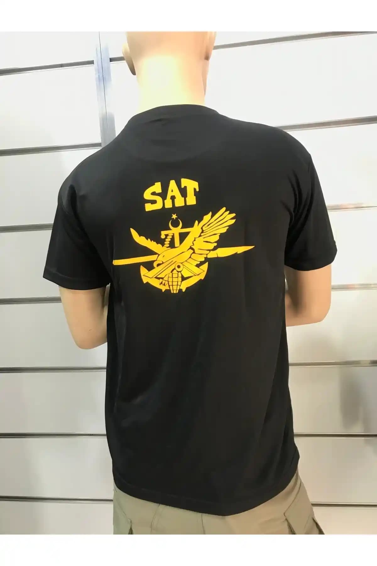 Sat Tişörtlerin Moda Dünyasındaki Yeri ve Tasarım Trendleri Analizi