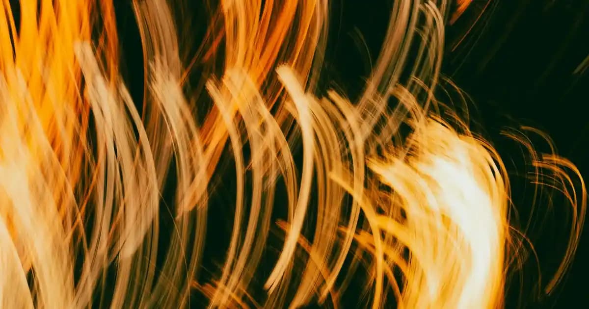 Saten Takımlar: Moda Dünyasında Zarafetin Simgesi ve Stil İpuçları